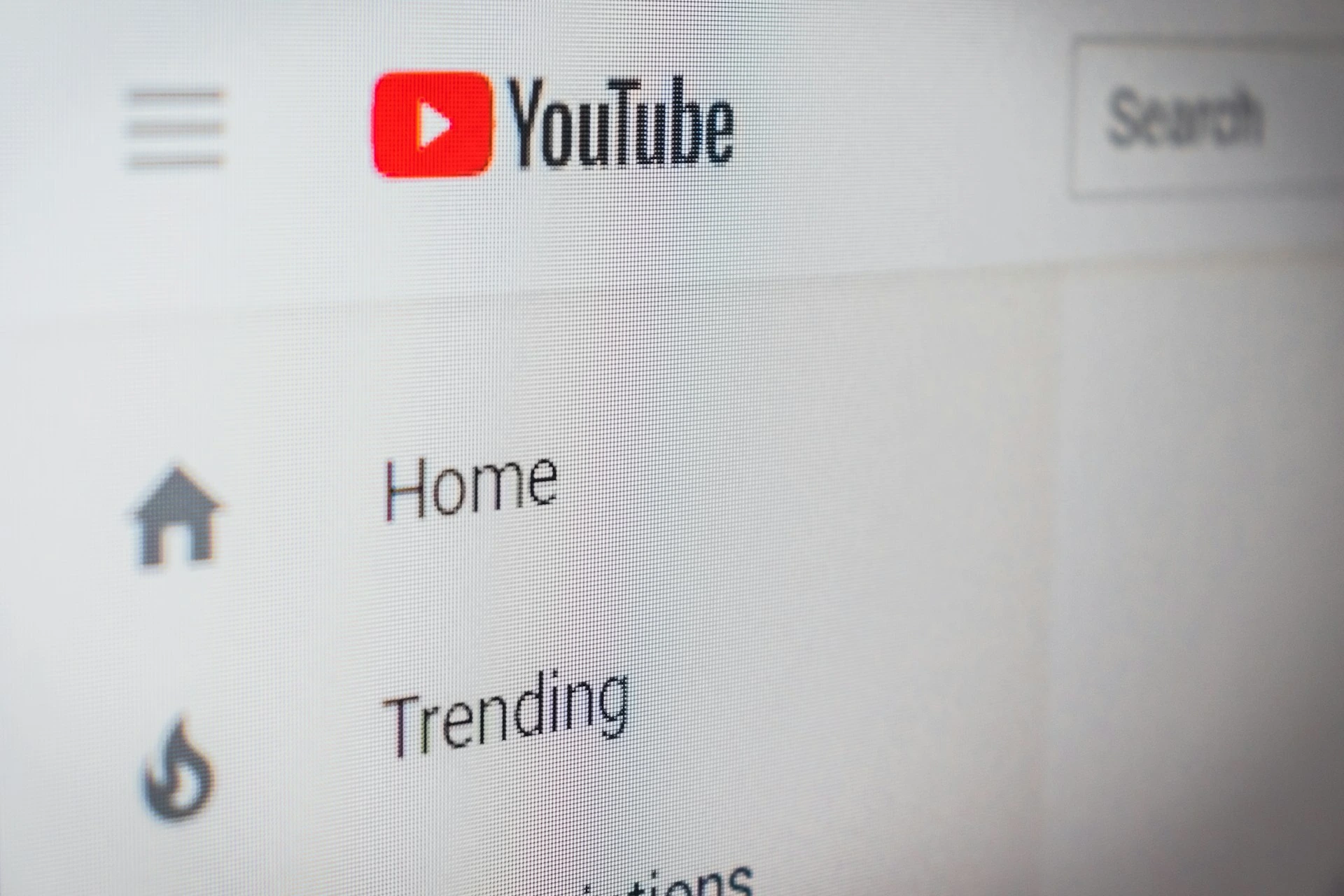 Rusko pokutuje Google za obsah na YouTube t&yacute;kaj&iacute;c&iacute; se vojensk&eacute; kapitulace