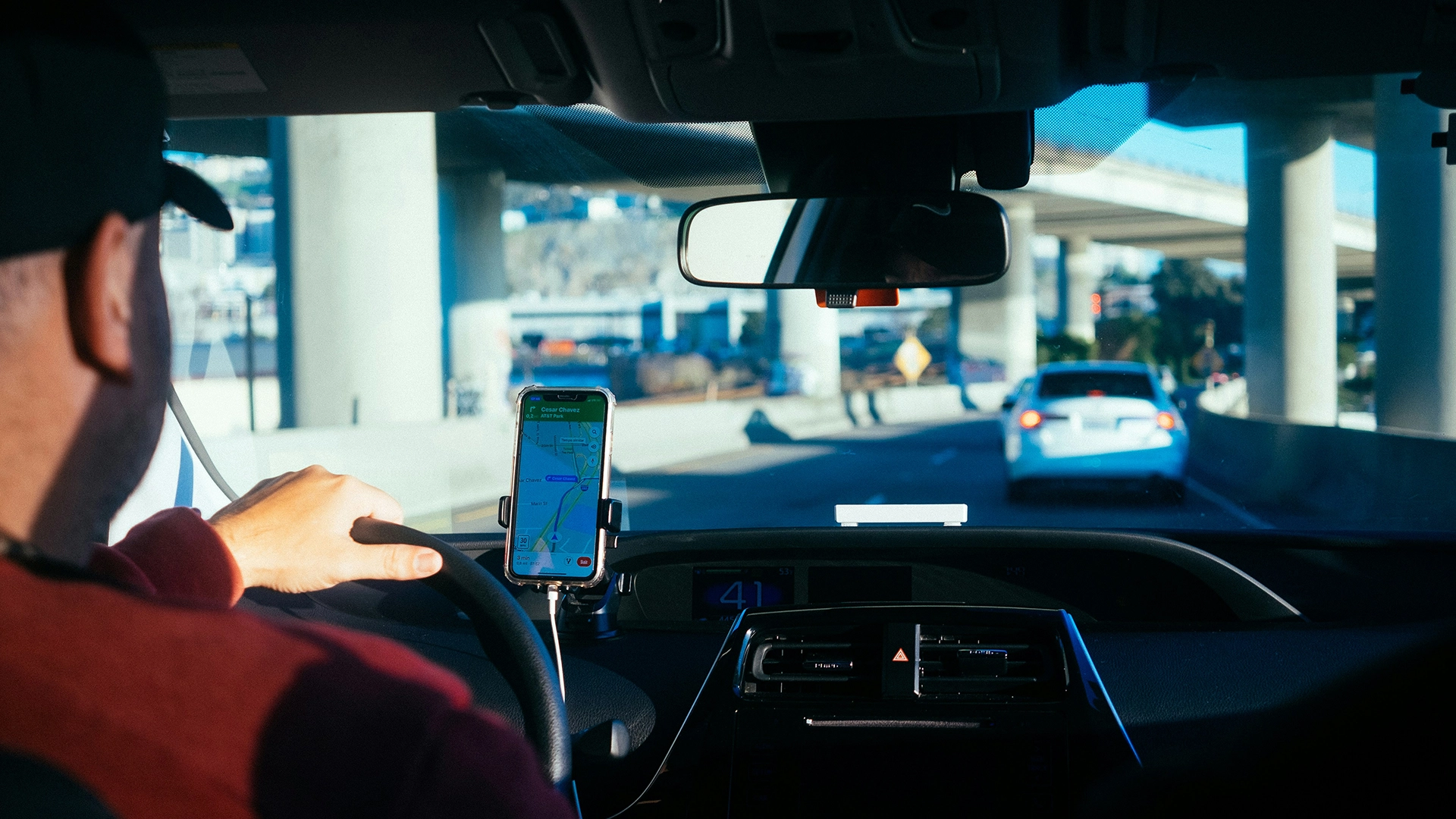Uber obviněn z využ&iacute;v&aacute;n&iacute; algoritmů ke zv&yacute;&scaron;en&iacute; zisků na &uacute;kor řidičů
