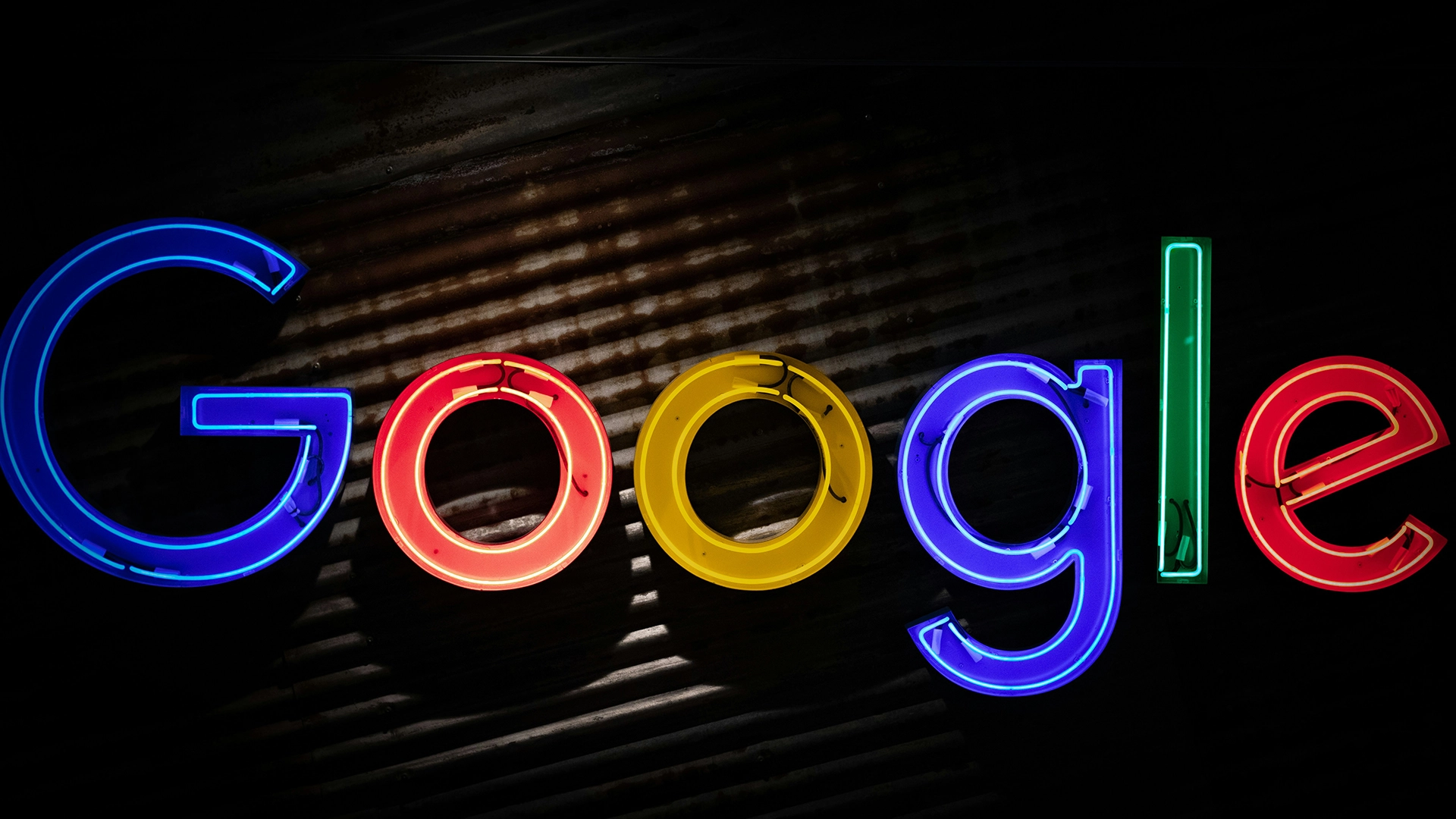 Google Čel&iacute; Antimonopoln&iacute;mu Pod&aacute;n&iacute; v EU Kvůli Přehledům AI