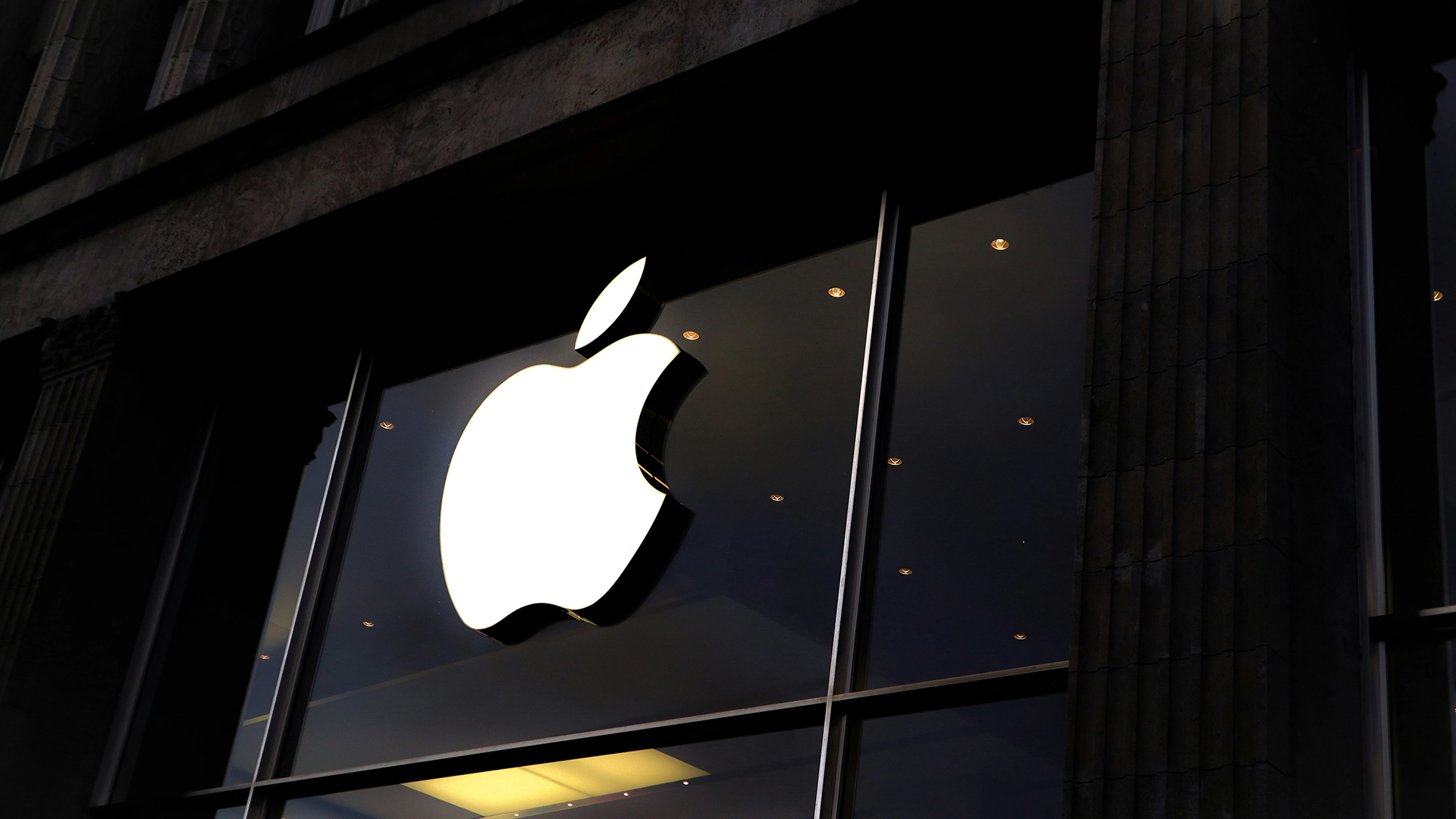 Apple pl&aacute;nuje zv&yacute;&scaron;it v&yacute;daje na v&yacute;voj uměl&eacute; inteligence